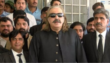 چیلنج ہے سیاسی اور جمہوری طریقے سے حکومت گرا کر دکھاؤ: علی امین گنڈاپور
