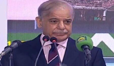 دنیا معترف ہے پاکستان نے بھارت سے تاریخی جنگ جیتی: وزیر اعظم