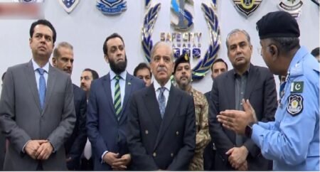 وزیراعظم نے سیف سٹی کے منصوبے ’پولیس سٹیشن آن وہیلز‘ کا افتتاح کر دیا