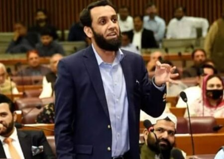 نو مئی مقدمات میں سزا پانے والے شور نہ مچائیں عدالت جائیں: عطا تارڑ